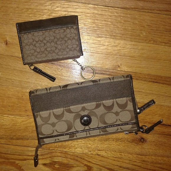 Coach wallet and change purse - Picture 1 of 4